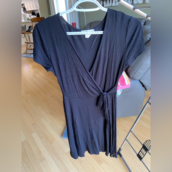 black dress - Picture 1 of 3